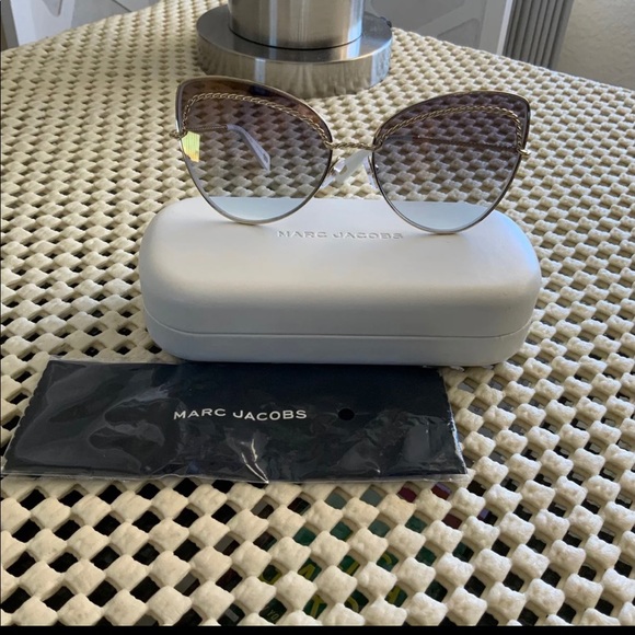 Sunglasses - Picture 2 of 9